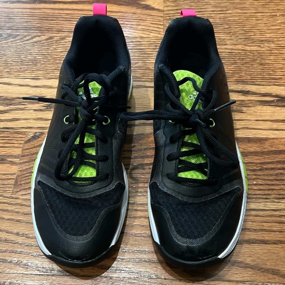 Adidas Womens Volleyball Sneakers Size 8 Euc